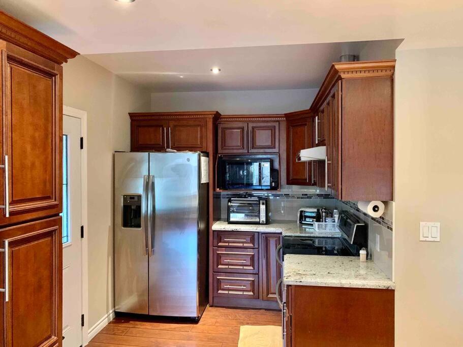New & Cozy Niagara Getaway. 7 Mins From The Falls Exterior photo