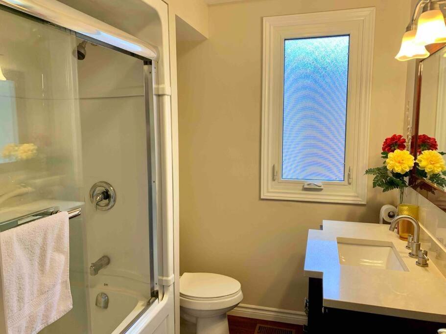 New & Cozy Niagara Getaway. 7 Mins From The Falls Exterior photo
