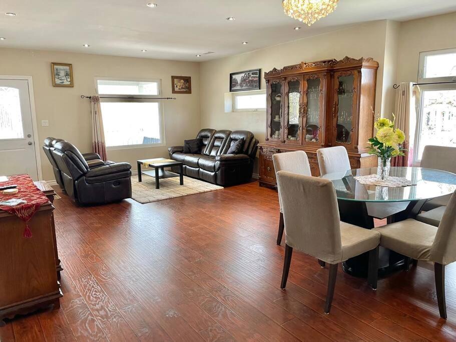 New & Cozy Niagara Getaway. 7 Mins From The Falls Exterior photo