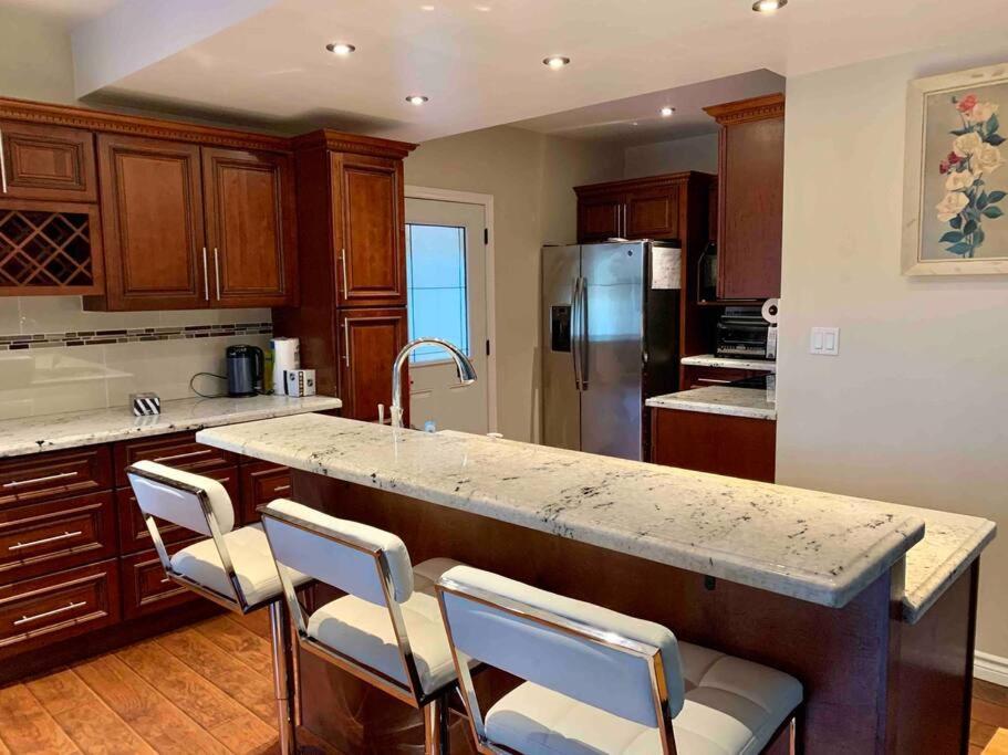 New & Cozy Niagara Getaway. 7 Mins From The Falls Exterior photo